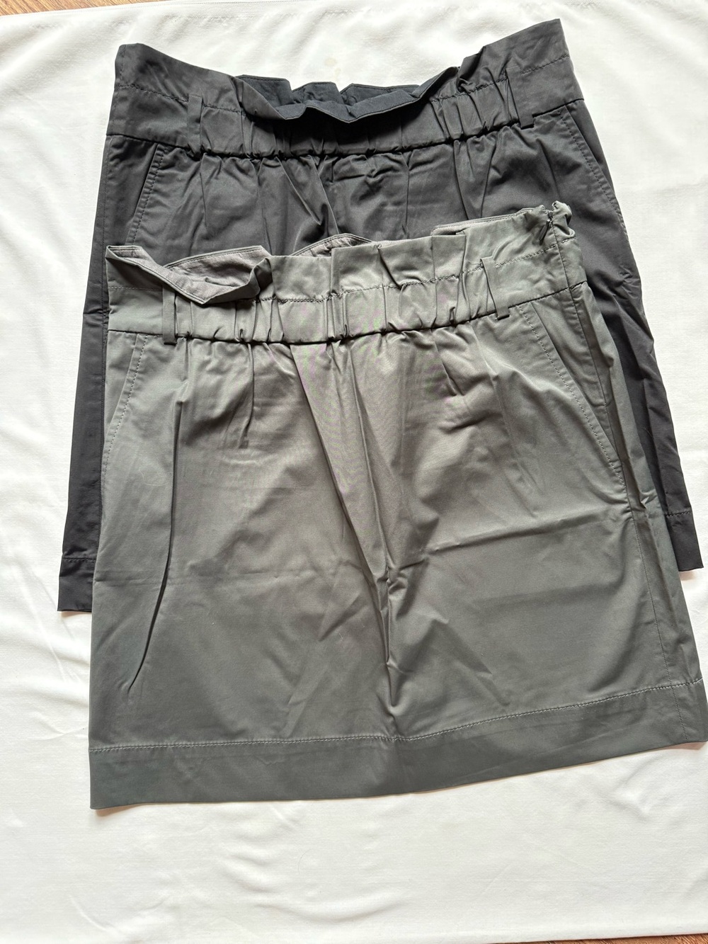 Banana Republic Paperbag Mini Skirt Bundle (2) Size 6 Green NWT & Black NWOT